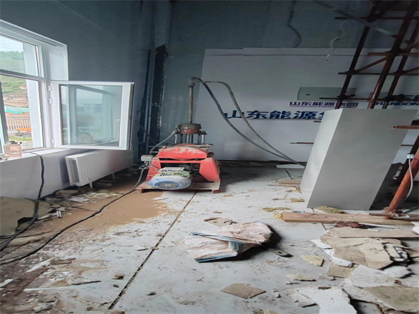 乌拉特中地基基础下沉墙体裂缝加固注浆顶升施工